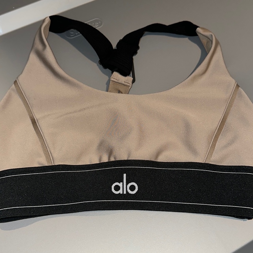 alo yoga sports bra